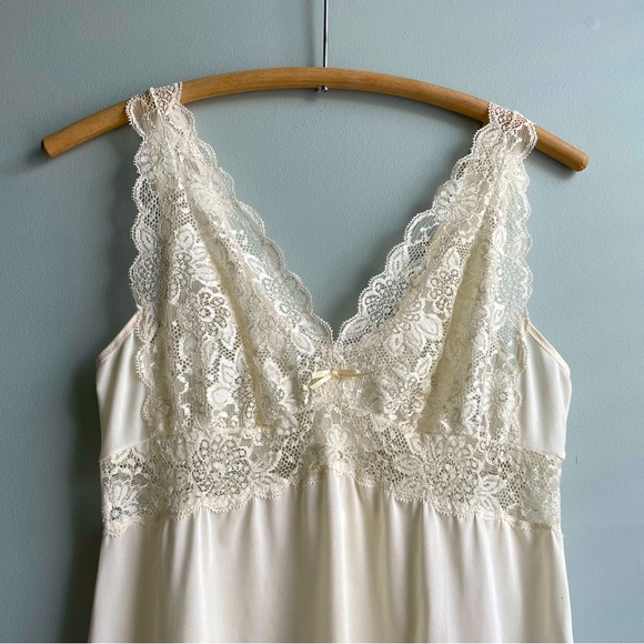 Vintage, Excellent Condition, Shadowline Slipdress, with Lace Bodice, size S - Picture 2 of 4